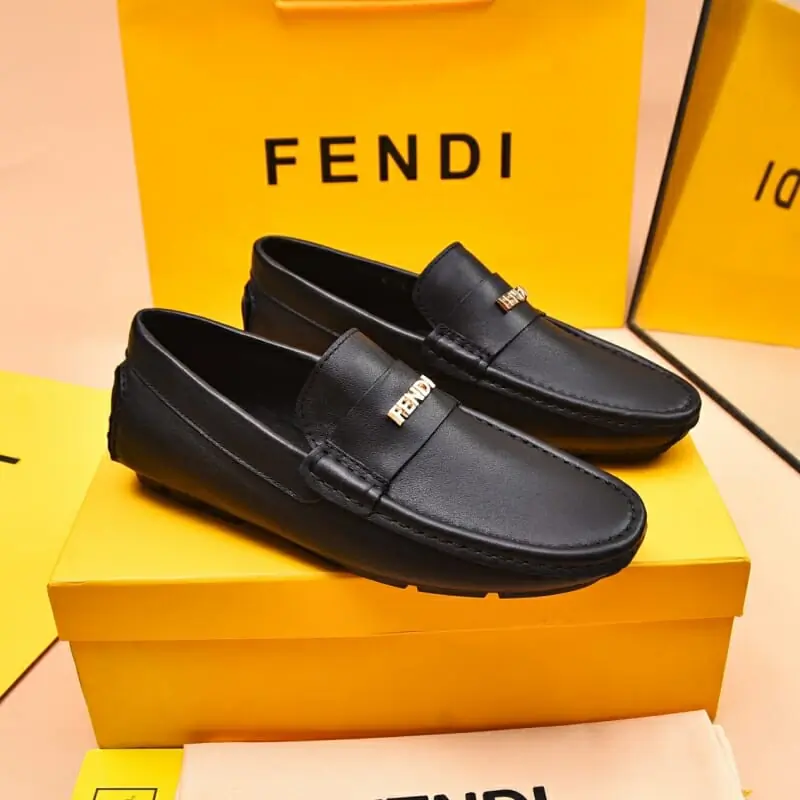 fendi cuir chaussures pour homme s_12432321